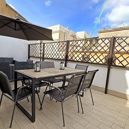 Rome Apartment With Terrace Autonomous Luaran gambar